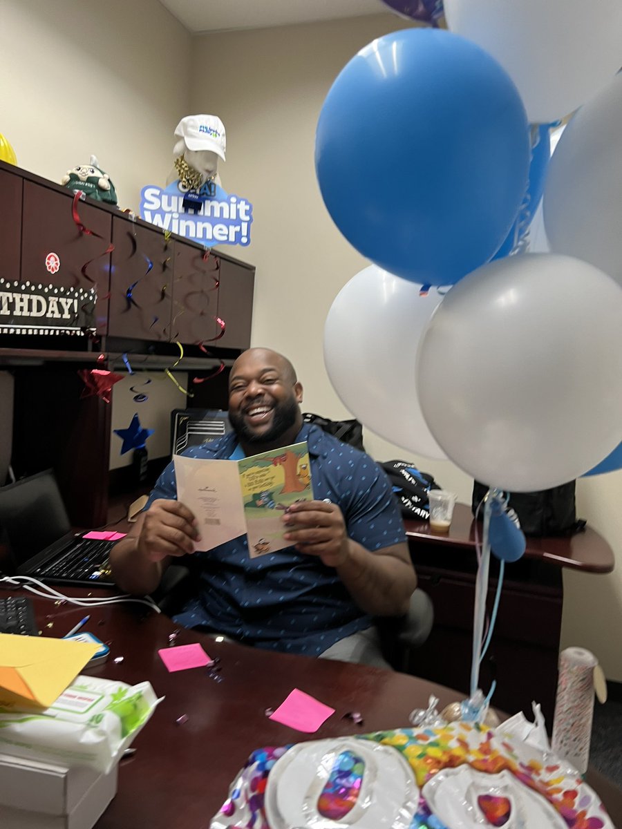 Happy birthday to the 🐐!!!! And BIG CONGRATS on the Summit win !! Oh and the engagement too!!! 2022 is YOURS!! Look at that smile!! @SignatureGoat