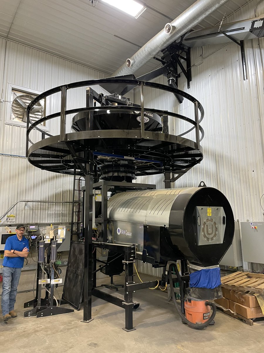 BDallmanDEI's tweet photo. A little equipment training at @USC_LLC today. @DirectEntInc #seedtreater #triflo #LPV https://t.co/77D7j47Q8x