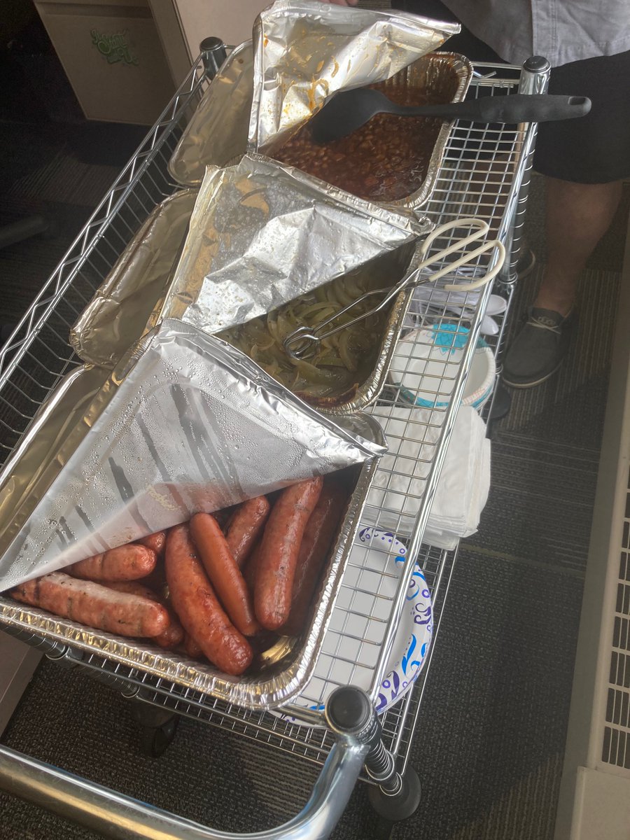 Cape 5 Direct Sales (@cape1ds) on Twitter photo Coach Craig handing out Memorial Day food in the center🤤🤤🤤
<a href="/Srfish119/">Steve fisher</a> <a href="/woolverton_b/">Brian Woolverton</a> Coach Craig handing out Memorial Day food in the center🤤🤤🤤
<a href="/Srfish119/">Steve fisher</a> <a href="/woolverton_b/">Brian Woolverton</a>