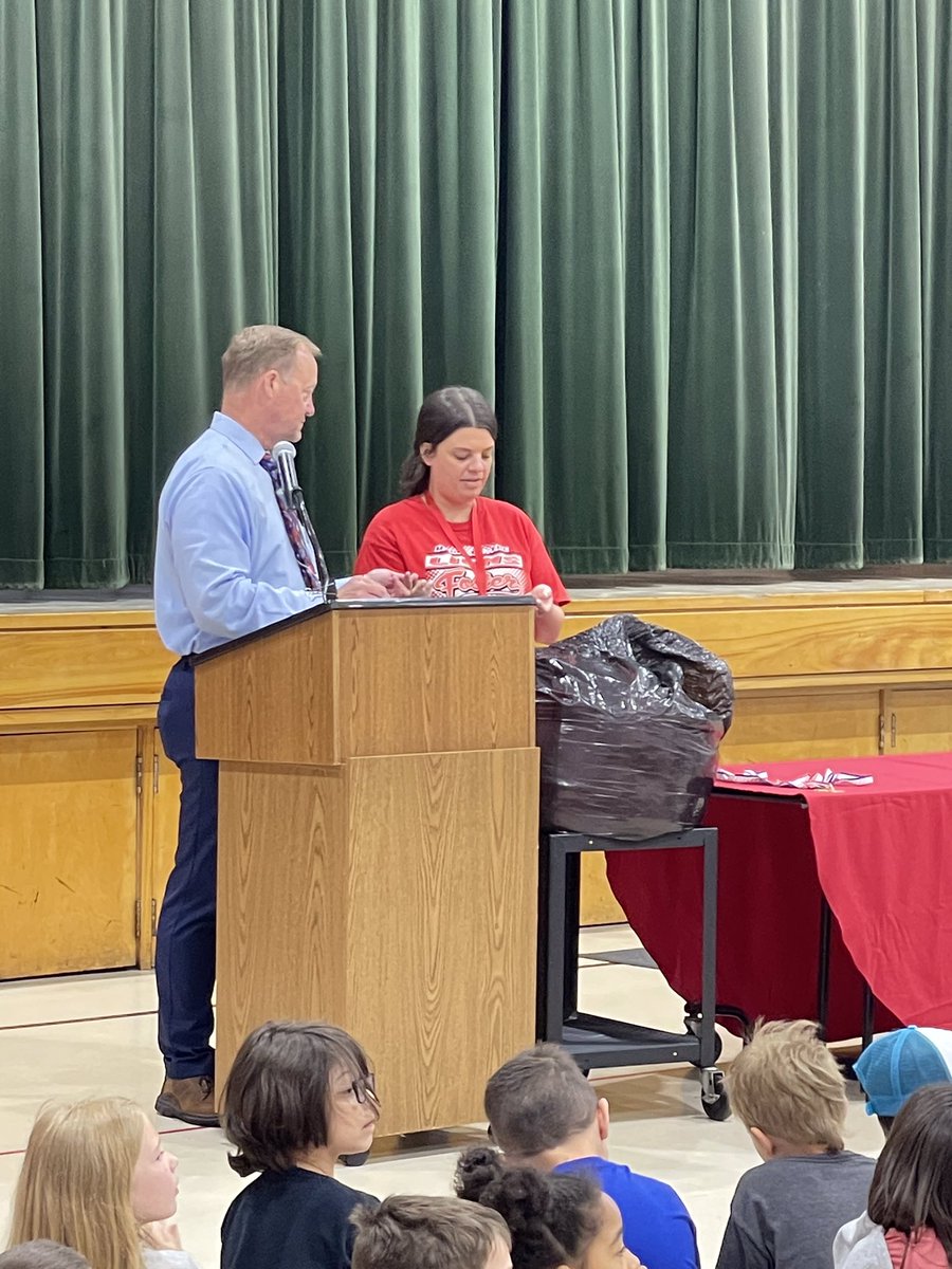 Foster Elementary (@fosterlions) on Twitter photo Happy last day of school! There’s no better way to celebrate a successful school year with an awards assembly. Congratulations to all! <a href="/ForestRidge142/">Forest Ridge SD142</a> <a href="/FosterLions/">Foster Elementary</a> <a href="/OakForestRotary/">Oak Forest Rotary</a> Happy last day of school! There’s no better way to celebrate a successful school year with an awards assembly. Congratulations to all! <a href="/ForestRidge142/">Forest Ridge SD142</a> <a href="/FosterLions/">Foster Elementary</a> <a href="/OakForestRotary/">Oak Forest Rotary</a>
