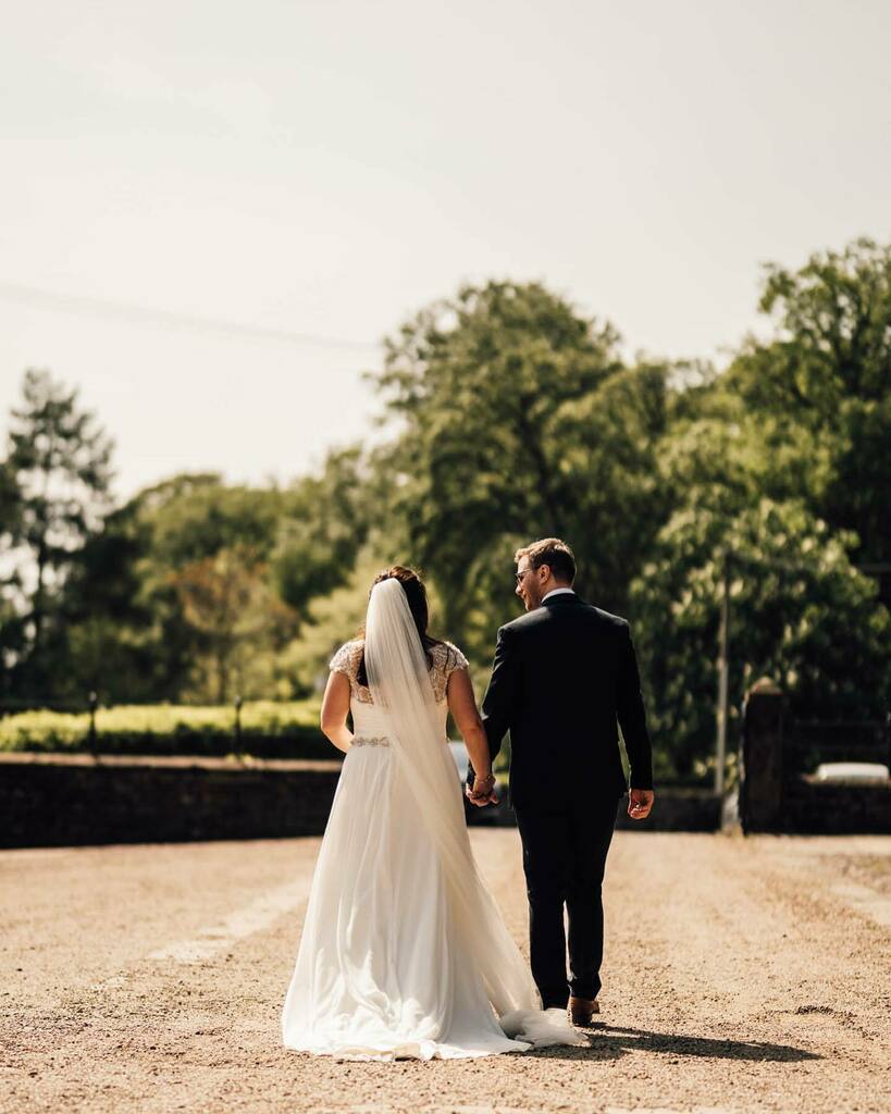 Some of my favourites from Sarah &amp; Phil’s beautiful day at @browsholmeweddings 

I can’t wait to get back to this venue!

venue / @browsholmeweddings 
dress / @lulubrownsbridal 
florist / @wildfirefloralco 
stylist / @creativevenuestylist 
makeup / <a href="/fran/">Francisco J. Seva</a>… instagr.am/p/CeRJ1--I47_/