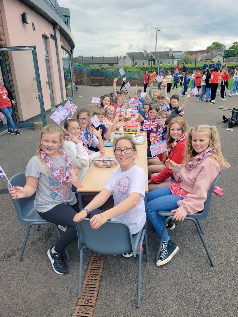 P6Bcdps's tweet photo. More Jubilee Celebrations 🇬🇧 #cdpsdg7 https://t.co/9txZGIbTcG