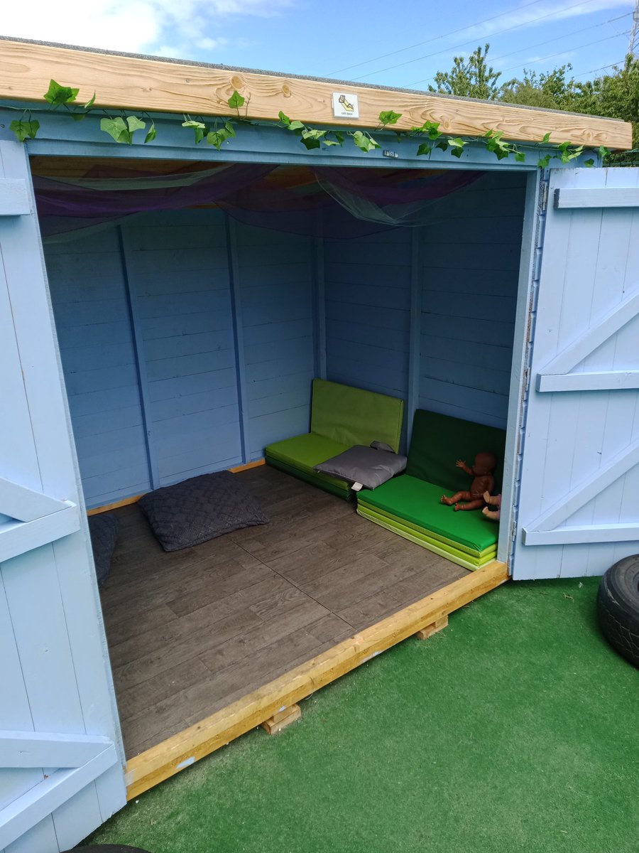 Gilhooleystevie's tweet photo. Fantastic to be part of the special inauguration of the new Brunstane Primary playground. Well done everyone!👍 https://t.co/LNq23YfKbj