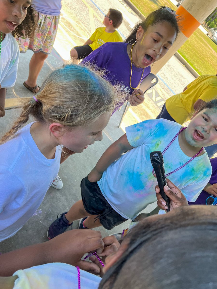 CallisonMadsen's tweet photo. 🥳🎉Corley Crocs know how to CELEBRATE !! 🎉🥳

@hecorleyelem @LexRich5Schools #HECMontessori #HECLeads #teacher #teach #education #montessori #celebrate https://t.co/xgeBzUO4Cr