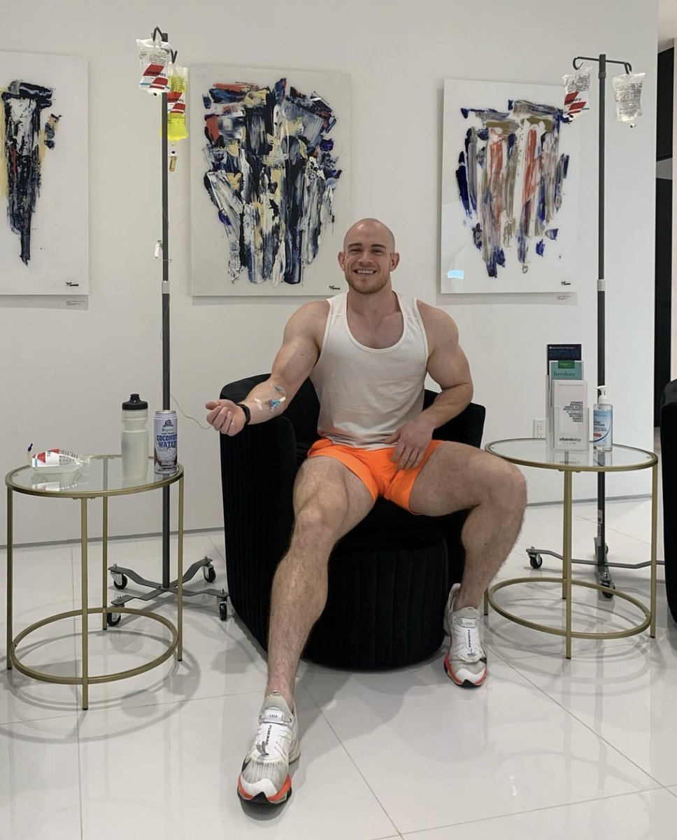 “I do this every 3-4 weeks after a strenuous block of training. The more I demand of my body the more I give back in order to progress injury-free
.” @byronful @skin6to

#VitaminDrip
#YourLifeJustBetter