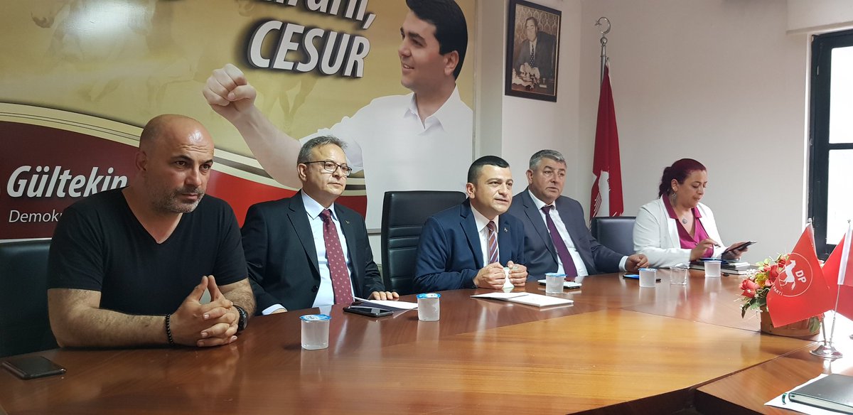 DpBursa's tweet photo. Demokrat Parti Bursa İl Başkanlığı Haftalık Olağan Toplantısını gerçekleştirdik.
@DpGultekinUysal @cenginyurt52 @cagkaplan https://t.co/uvUYPO7Mcp