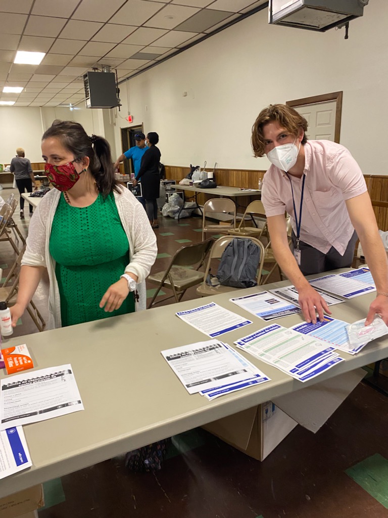 ProgresoLatino's tweet photo. Stop by our CF Food Pantry until 1 PM (Knights of Columbus,20 Claremont St.,CF) to get a FREE #COVID19 test & sign up for the Vaccine Clinic at Ella Risk Elementary School, Friday,6/3/22,5pm-7 pm. Thanks @RIHEALTH #Vaxboost #latinoscovid #poderensalud #powerinhealth #CrushCovidRI https://t.co/XZZfJ8fl8A