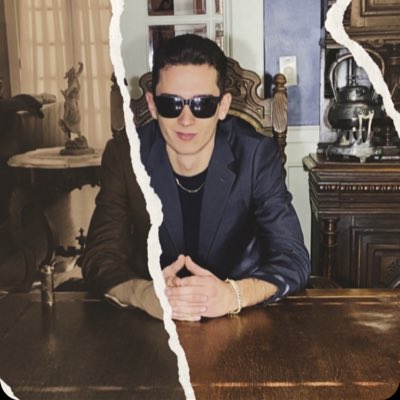 carsonmoore312's tweet photo. I’m back &amp; solo as ever🤟 https://t.co/iw1N8Wuicb