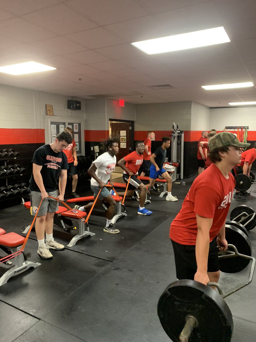 GlenwoodSC's tweet photo. Day one in the books! A ton of athletes got better today. Canβt wait for tomorrow!
#Doninate https://t.co/WgPCMvwtSN