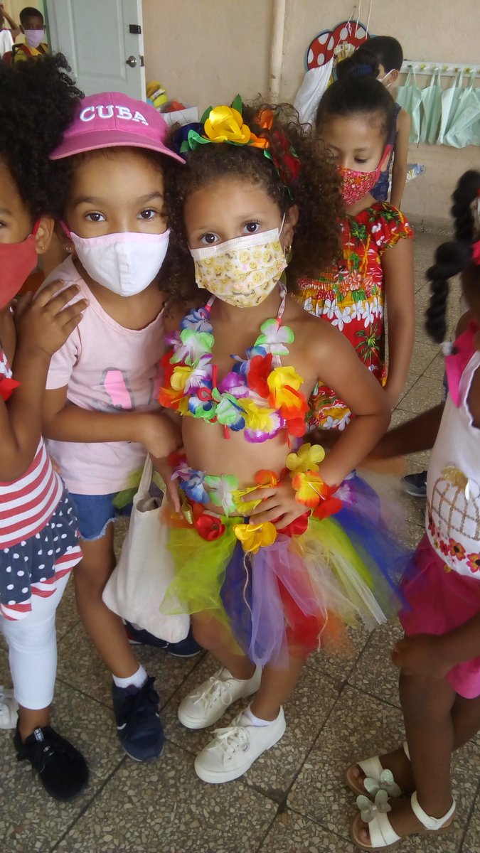 edad_ci's tweet photo. Entre risas y alegrías se celebra el #1dejunio Día Internacional de la Infancia en el Círculo Infantil La Edad de Oro. #Laprimerainfanciaimporta #Cubamined #dpestgo #VamosConTodo #VivaCubaLibre @RaulSamon https://t.co/Svto9tHvP6