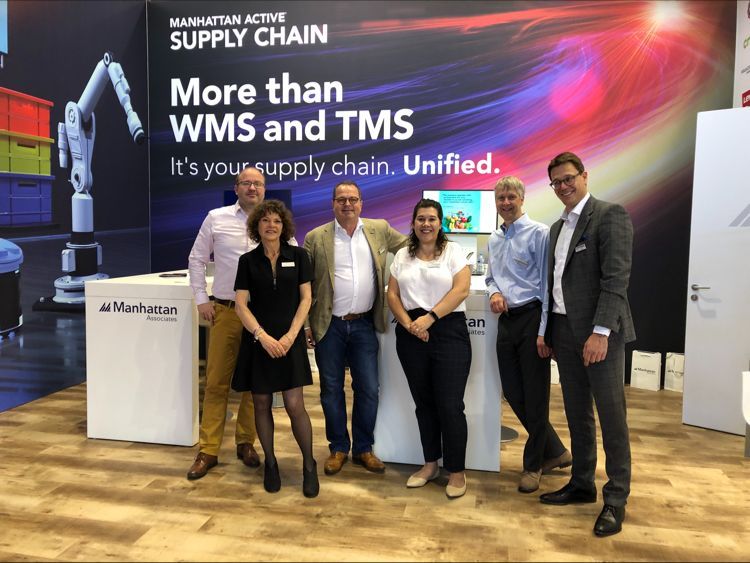 ManhAssocNews's tweet image. We can always make room for more at the #LogiMAT2022 booth. Find @hseroux of @ManhAssocFR + @Martine_Tous of @ManhAssocBNL,  @MarkVos75 @LissyB_91 of our UK team + more in Hall 8 @LogiMAT_Messe