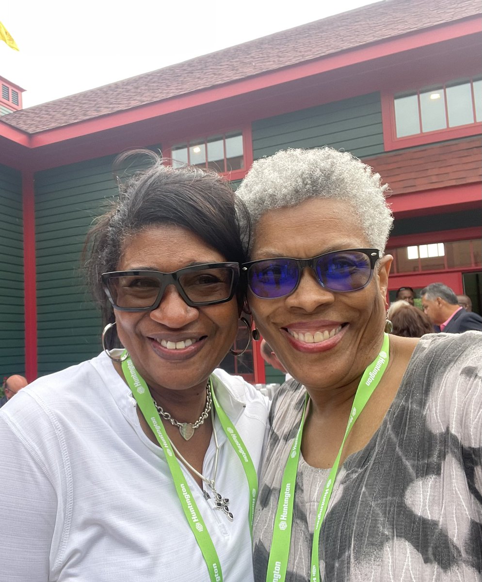 rochelleriley's tweet photo. MACKINAC ISLAND _ But the greatest joy and happiest surprise of the #MPC22 was being reunited with my dear friend Donsia Strong who shared a 1990 photo of us in Dallas with our friend Roy (We couldn’t remember his last name). Now I can’t get him of my head. Help me. #WheresRoy? https://t.co/HJ5otwQ2av