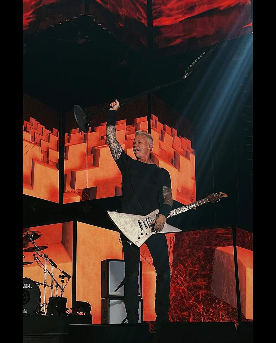 argentinaamber's tweet photo. #PapaHet en plena acción 🔥 es lindo verlo así ❤️ #MetAtBostonCalling 🤘🏻😎
Excelente tomas de nuestro estimado Ochoa 📸 @LeonesUCV https://t.co/4Bg8Q8io48