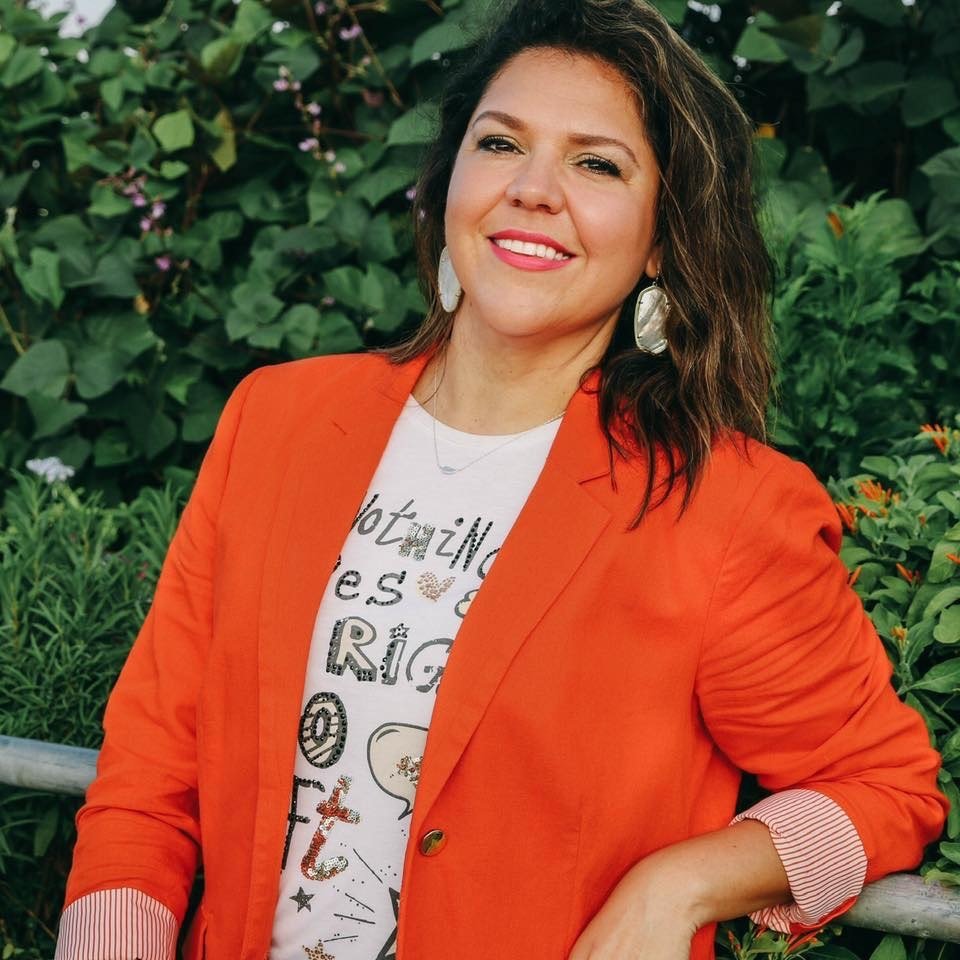 utgradschool's tweet photo. “Working as a Latinx Community Health Worker at @DellMedSchool has been very fulfilling. This has been an experience that I will never forget. Working on the front line of a global #pandemic and helping our #community is an honor.” -Brenda Garza #UTGradStudentProfile https://t.co/UIXTrLrGoc