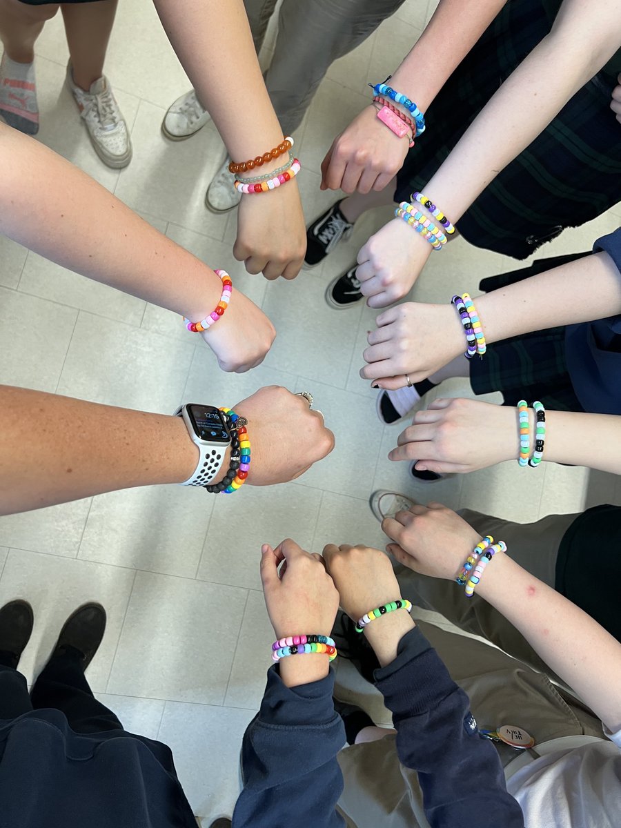 Ms_S_Kidd's tweet photo. Kicking off Pride Month ⁦@St_DominicCSS⁩ with a bracelet making workshop in the art room! 🌈#pridemonth #smcdsb #domspride https://t.co/yZUvIvylVE