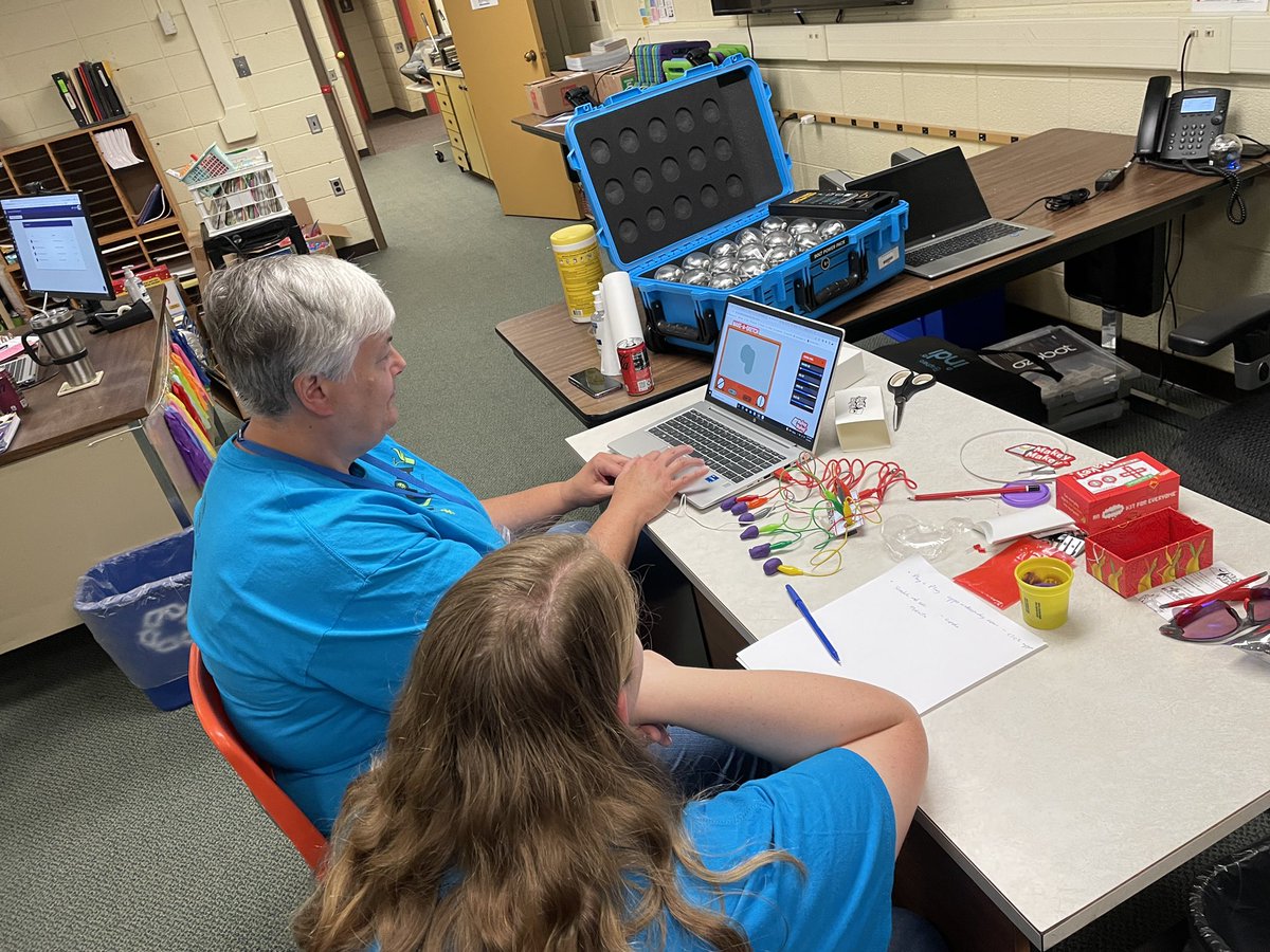 Not the way we anticipated the last day but I ❤️ that 2 Ts <a href="/WASDPA_FV/">Fairview Elementary</a> sought me out to explore &amp; learn how to integrate our <a href="/makeymakey/">Makey Makey</a> kit that we got through <a href="/PSEA/">PSEA</a> #Grant! Ts pushing themselves like they push their Ss! <a href="/SMeganMcGuire/">Megan McGuire</a> <a href="/wasdpa/">Waynesboro Area SD</a> #DreamJob #EdTech #KidsDeserveIt