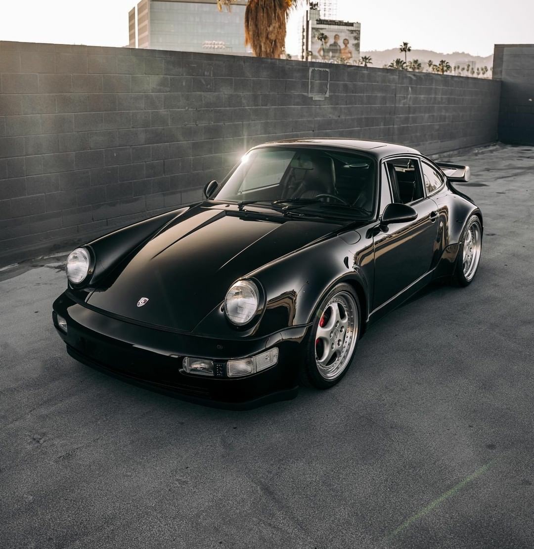 PorscheCIub's tweet photo. 964 Turbo https://t.co/Pe6WD4WuEs