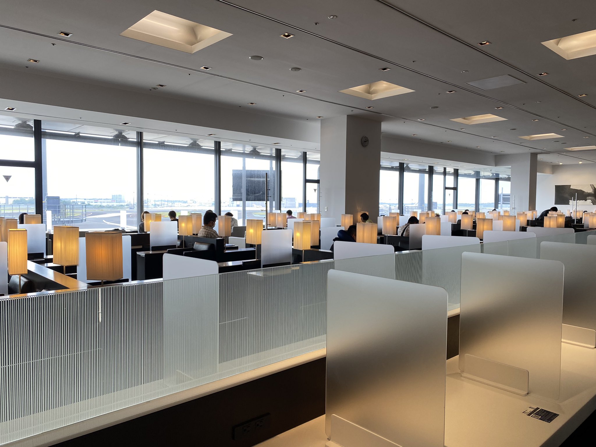 Twitter এ Karin De Ring 成田空港国際線anaラウンジは 第5サテライトのみ営業していました ヌードルやカレーは変わらず食べることができるのでご安心を 成田空港 Anaラウンジ T Co 2x5loccxf4 ট ইট র