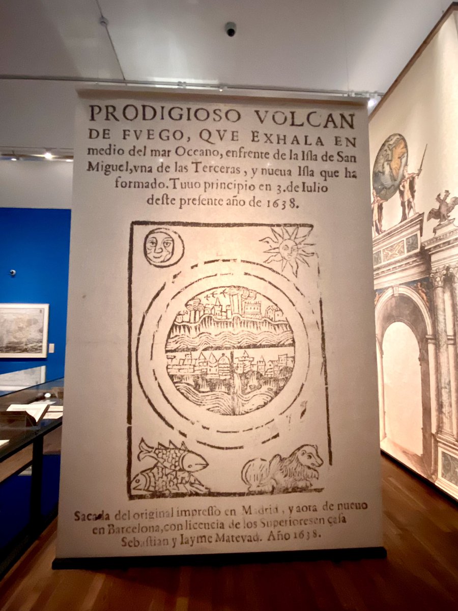 La inspiración se encuentra donde uno menos lo espera. <a href="/losdelvolcan/">Prodigioso Volcán</a> encontraron su nombre en una Infografía de 1638. 

La puedes ver como parte de una exposición súper chula en la <a href="/BNE_biblioteca/">Biblioteca Nacional de España</a>: “Noticias verdaderas, maravillosos prodigios. Relaciones de sucesos” 👏🏻👏🏻