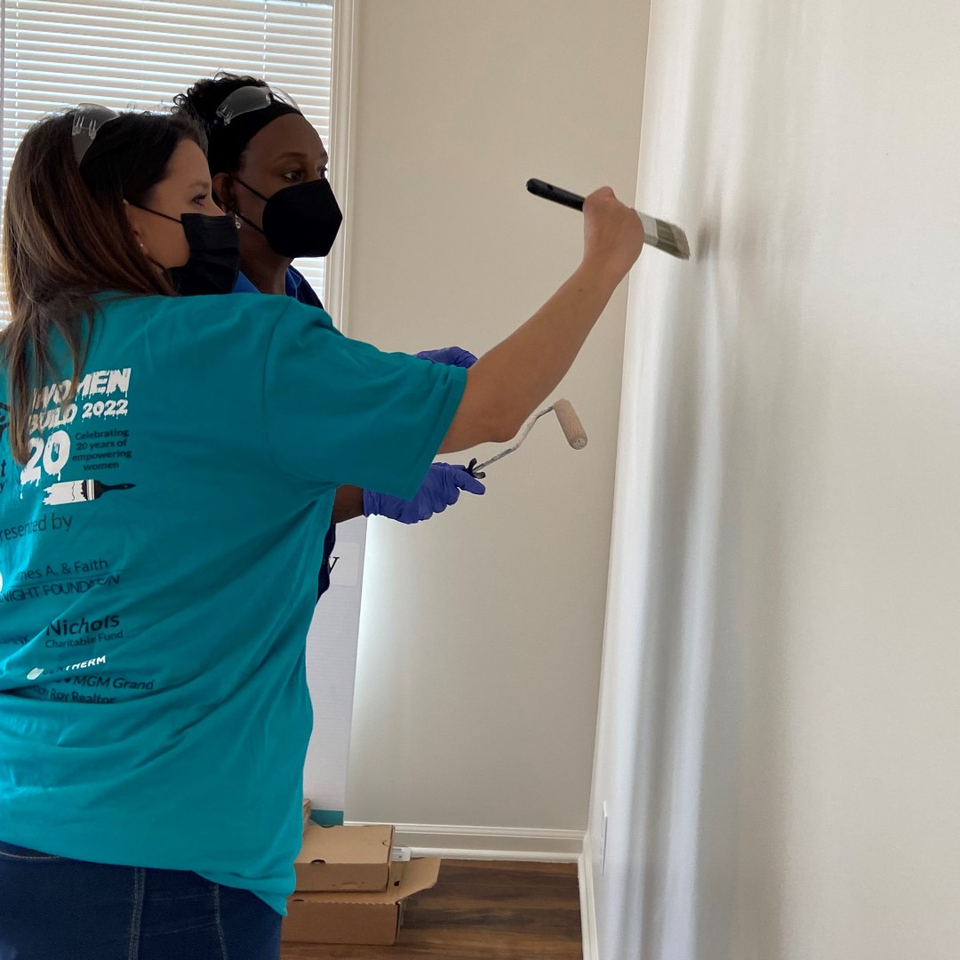 We wrapped up our Women Build season with longtime supporter <a href="/PNCBank/">PNC Bank</a>, who brought 12 volunteers and $10,000 toward this year's projects. Since 2012, PNC has donated more than $70,000 &amp; thousands of volunteer hours to our local affiliate! #WomenBuildWednesday #Partnership