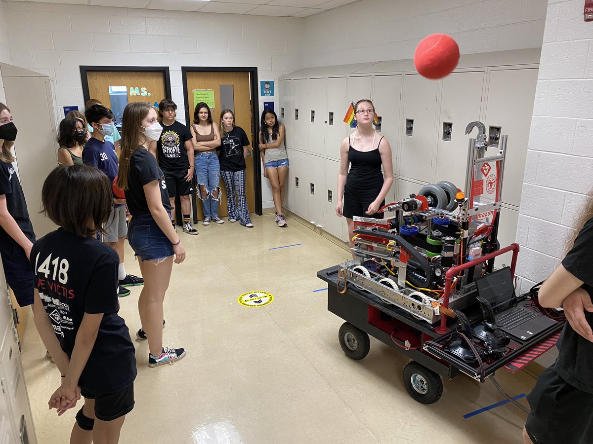 FRC Team 1418 tweet media