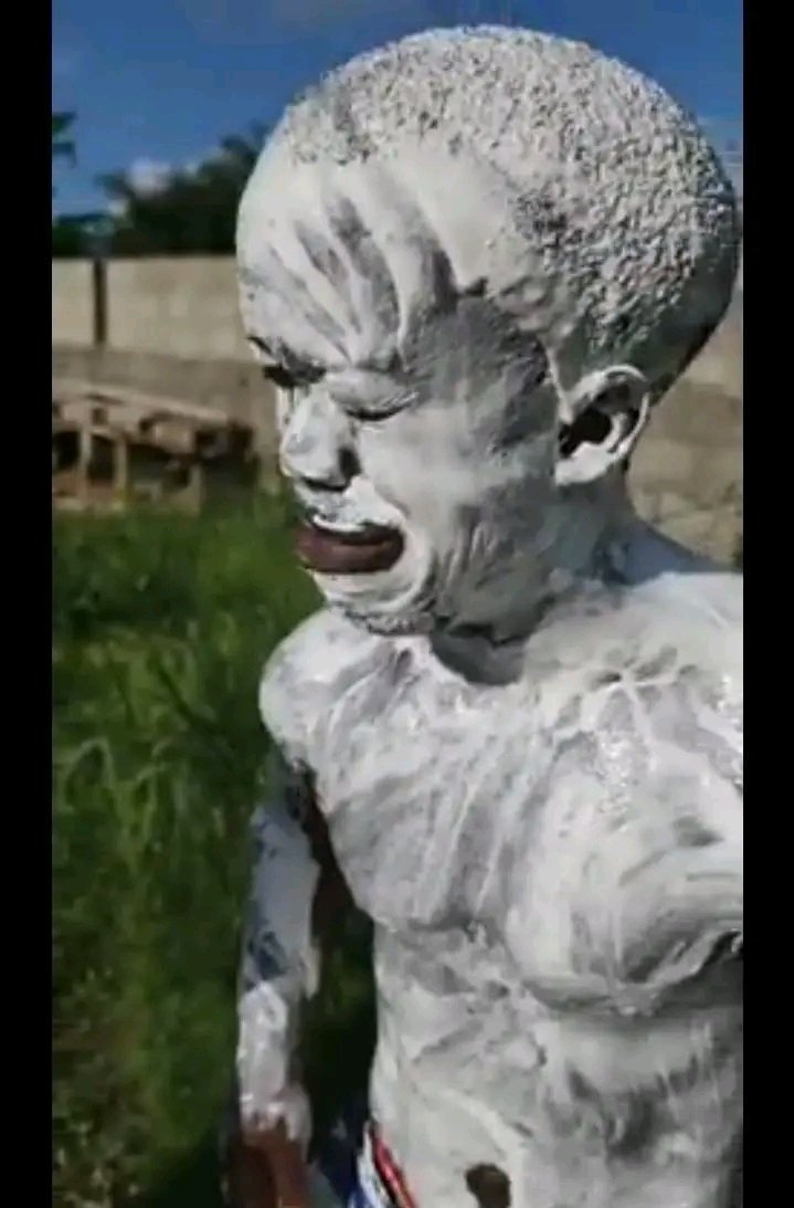 hmushipe's tweet image. Pa warren park apa 2015 ndakati ndaiwana 1 room, tapanana mari mushe mushe. Ndaakutopinda mumba paye.. lendaz kwaakuti "saka muchauya nezvinhu riinhi.." ipapo nditori ne property yese pandiri