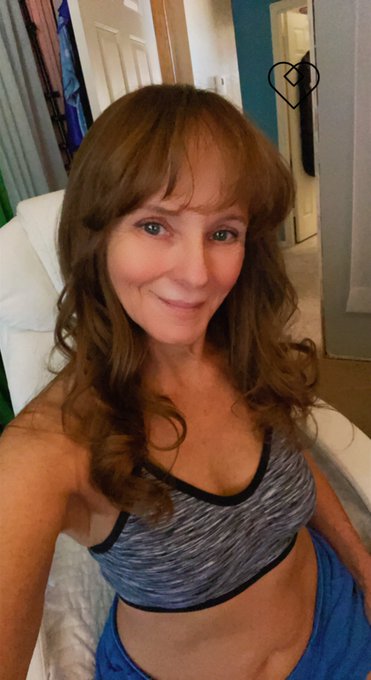 Come by for a story on @chaturbate https://t.co/yZtmipsJk6 #chaturbate #HumpDay #happy #milf #GILFsOfMatureNL