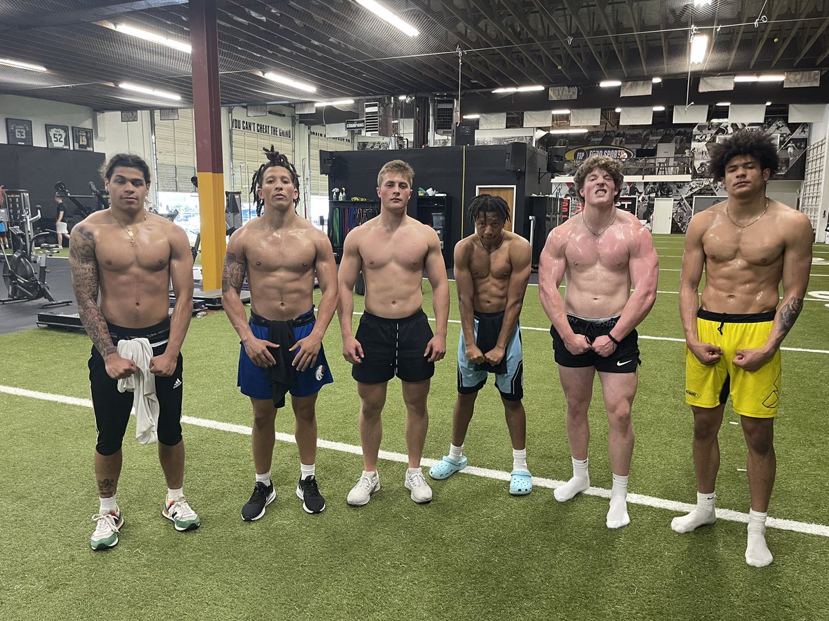 Denzel12Official (@dl_boston5) on Twitter photo Feelin Great after these last 3 months, ALMOST GO TIME !! #gohuskies ๐บโ๏ธ <a href="/UW_Football/">Washington Football</a> <a href="/CoachShephard/">Coach Shephard</a> <a href="/TFordFSP/">Tracy Ford</a> Feelin Great after these last 3 months, ALMOST GO TIME !! #gohuskies ๐บโ๏ธ <a href="/UW_Football/">Washington Football</a> <a href="/CoachShephard/">Coach Shephard</a> <a href="/TFordFSP/">Tracy Ford</a>
