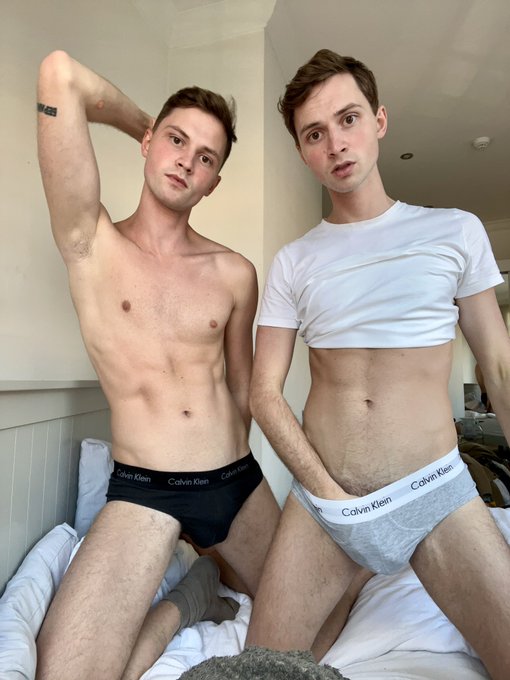 Our new bed in London, who wanna join? ?? #london #twins #gay https://t.co/sAYqZbr40B