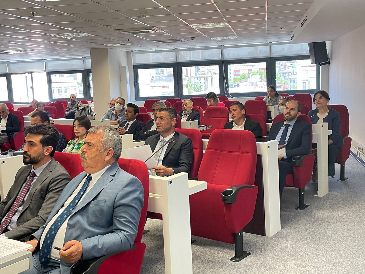 akcankayagenc's tweet photo. Yerel Yönetimler Birimimiz, @AkinCiftci16’nin başkanlığında Belediye Meclis üyeleri ile birlikte  toplantı gerçekleştirdi. 
Ardından  Haziran Ayı Çankaya Belediye Meclis toplantısına katılım sağladı.

@eyupkadirinan 
@efedemirhann 
@mustafahasgul 
@muratceylan_tr https://t.co/JOkYqTsfn5