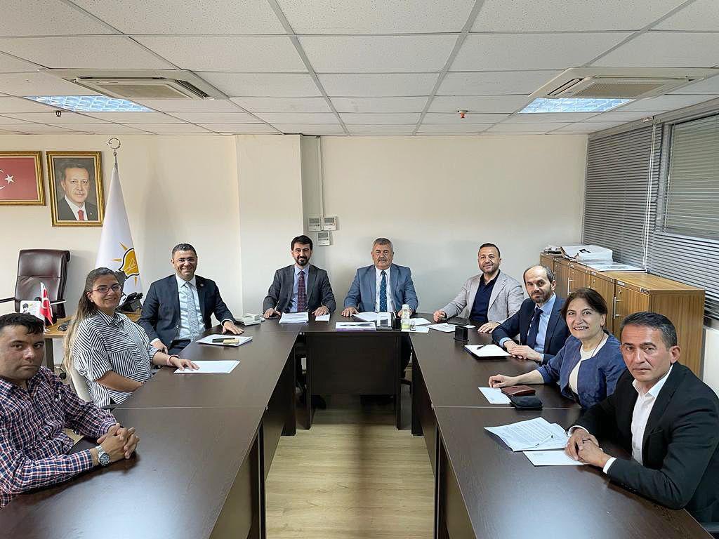 akcankayagenc's tweet photo. Yerel Yönetimler Birimimiz, @AkinCiftci16’nin başkanlığında Belediye Meclis üyeleri ile birlikte  toplantı gerçekleştirdi. 
Ardından  Haziran Ayı Çankaya Belediye Meclis toplantısına katılım sağladı.

@eyupkadirinan 
@efedemirhann 
@mustafahasgul 
@muratceylan_tr https://t.co/JOkYqTsfn5