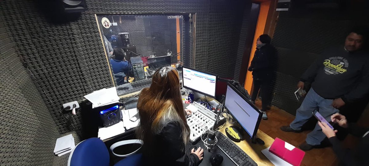 rtn_neuquen's tweet photo. SEGUIMOS RECORRIENDO LA PROVINCIA
En el marco de las visitas que estamos realizando por las emisoras de la red provincial relevando temas técnicos, de capacitación y programación radial, llegamos a Huinganco. Esta mañana visitamos  Radio Municipal Cordillera FM 95.7 https://t.co/X1jaRb9M4Y