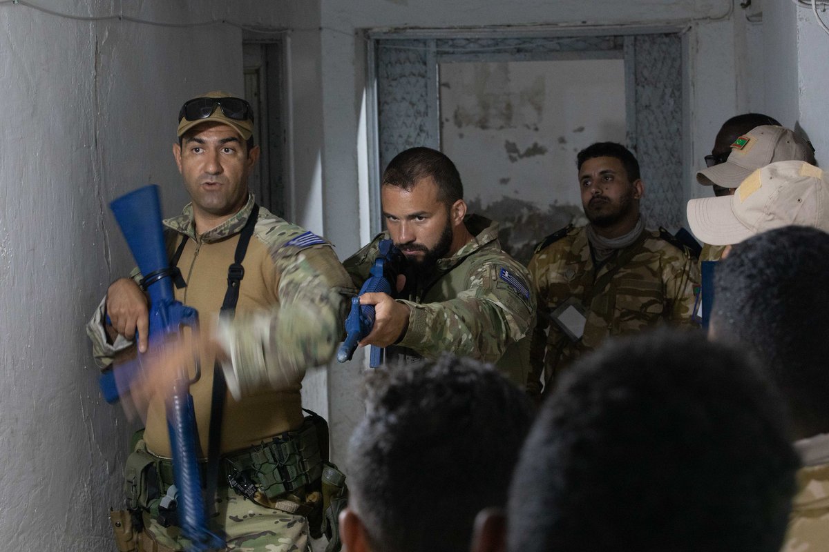 USNavyEurope's tweet photo. .@NATO Maritime Interdiction Training Center cross-train tactical sweep maneuvers with the 🇲🇷 Mauritanian Boarding Team during exercise #PhoenixExpress22 in Bizerte, Tunisia. #NavyPartnerships https://t.co/LTaOPzdmJv