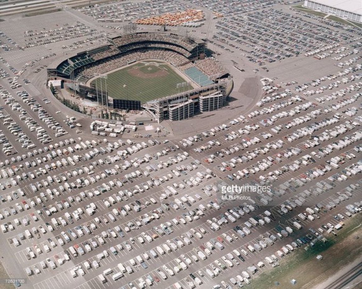 Metropolitan Stadium, 1971. Parking was not an issue. At all.