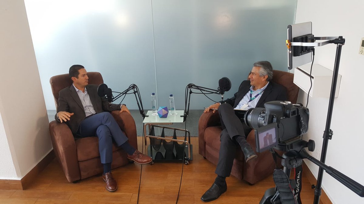 Te compartimos este #Detrásdecámaras con <a href="/delatorrejaime/">Jaime de la Torre</a>, CEO en <a href="/PuntoForza/">Punto Forza Mobili</a>  y <a href="/lgpf_gdl/">Luis Gerardo Pérez F</a>, Director de Tesselar, en nuestro próximo episodio #DeEmpresarioAEmpresario . 
¡Escúchalo ya en diferentes plataformas! 
#Podcastdenegocio #Tesselar