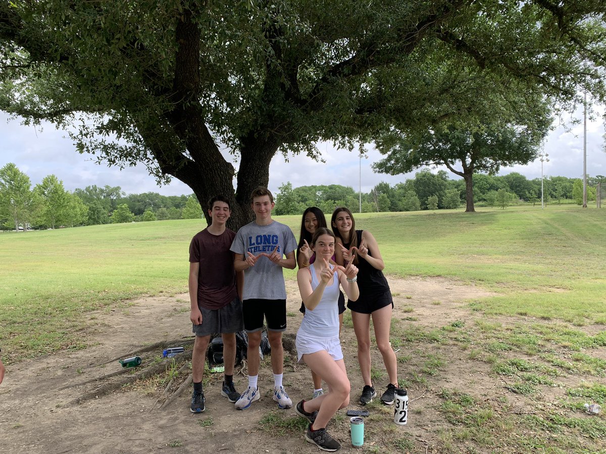 Woodrow_XC's tweet photo. Let’s go!! #summermiles #eXCellence #GlobalRunningDay @dallasathletics @woodrow_sports https://t.co/NOvbPW05jT