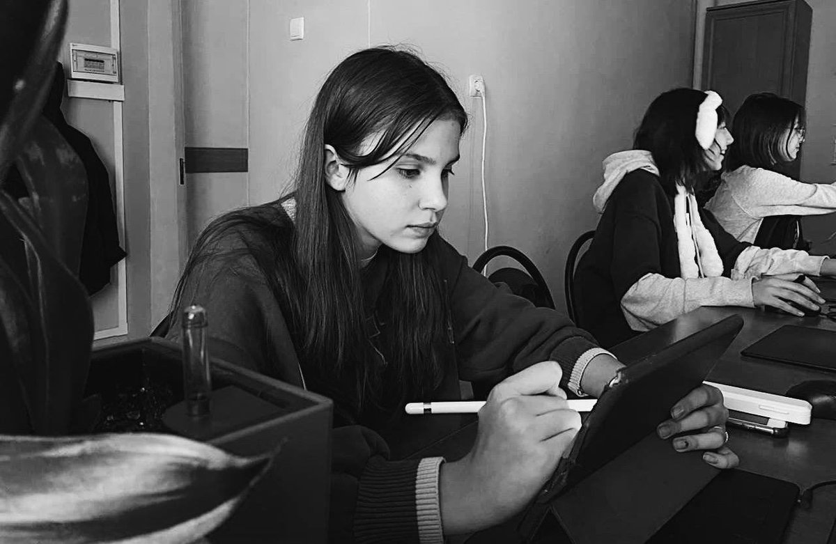 kidslab13's tweet photo. 🎞 Veronica. 12 years.
—
The process of creating your own version of Ornament NFT
—
Collection crafted exclusively on @opensea 🌊
—
Link in bio 🫧
—
#kidslab13 #nft #crypto #cryptoart #donateukraine  #opensea https://t.co/qDDHAlpdIR