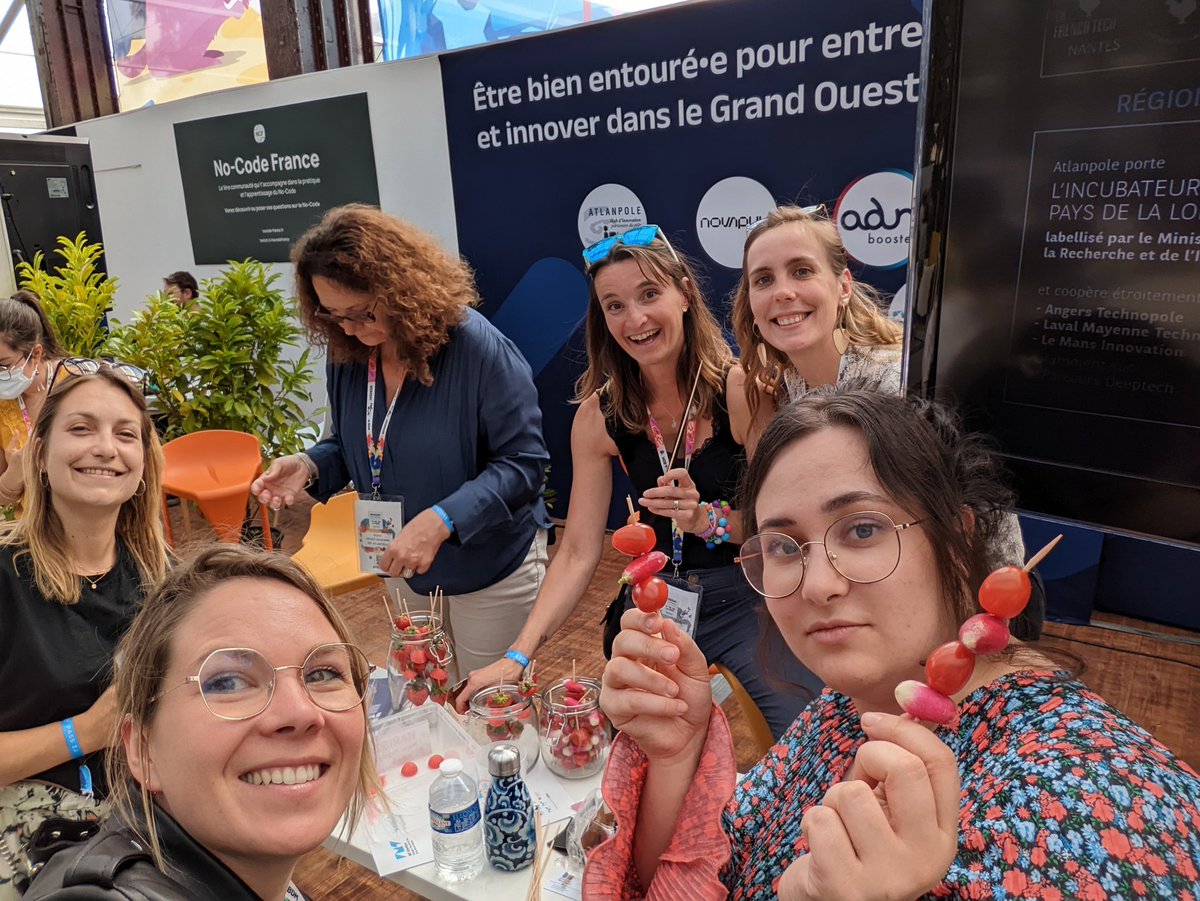 #web2day 
C'est l'heure du warm up sur le stand des incubateurs 🍻 

#innovation #startups #accelerateur
