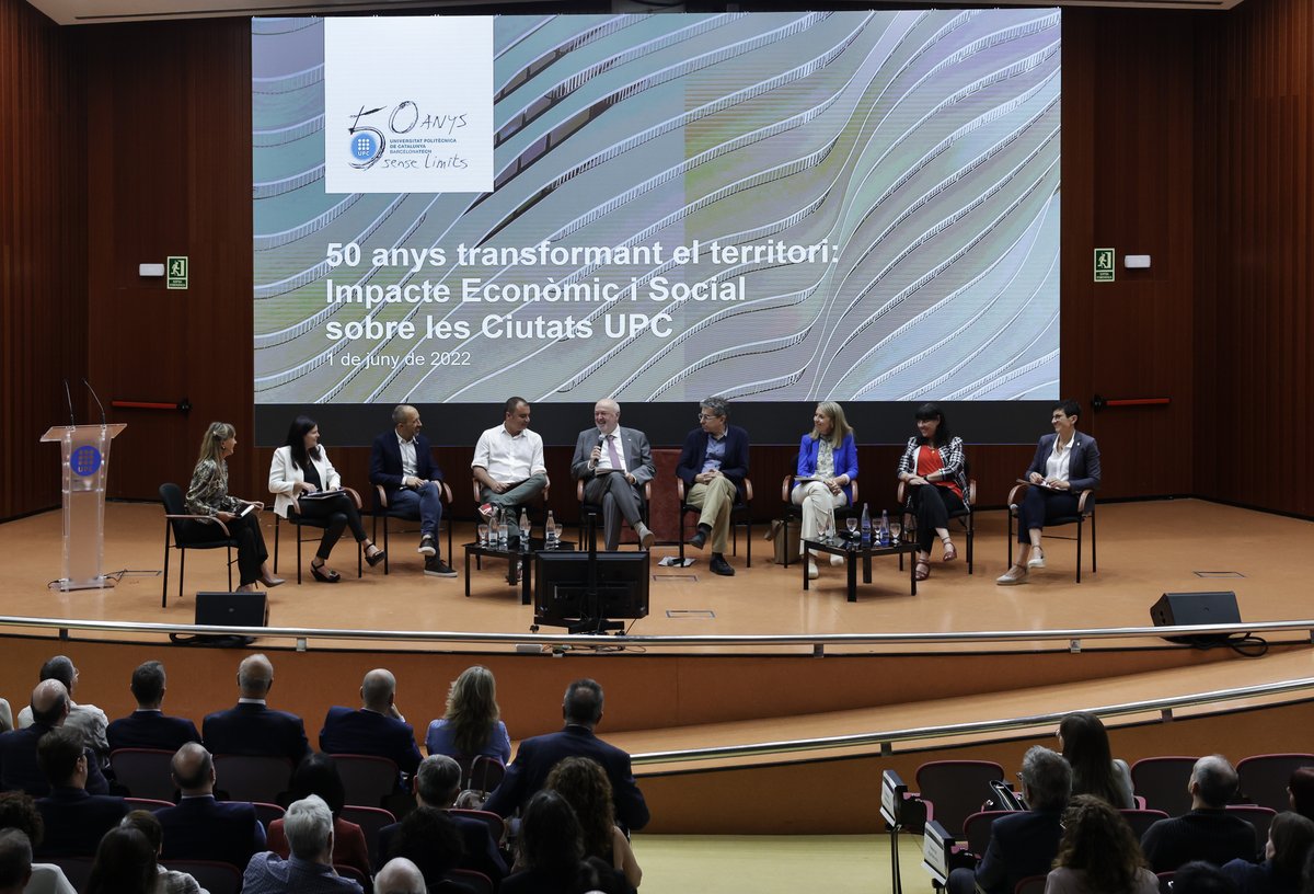 olga_vng's tweet photo. Molt agraïda d’haver participat en la jornada sobre l’impacte econòmic i social de la UPC al territori, dins el 50è aniversari de la Universitat. Per a #VilanovailaGeltrú, @UPCVilanova és un actiu d'excel·lència i seguim treballant per enfortir la relació amb la ciutat
#50anysUPC https://t.co/SRxyshrRKU