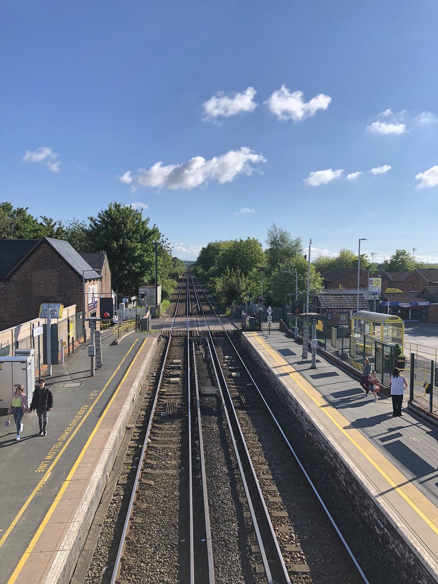 zevonesque's tweet photo. Wednesday’s #DailyDeliveryPhoto Sunny, sunny, sunny. https://t.co/A7zv33jYC6