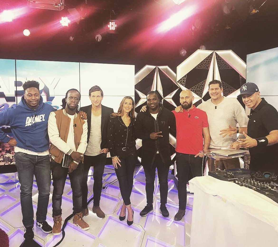 XavierDomergue's tweet photo. Joyeux anniversaire @beinsports_FR 🤩❤️ Que de souvenirs, que de bons moments passés ensemble. Et encore plein de belles choses à vivre…
Happy birthday 🥂 10ans déjà #10ansbeIN Merci à @charlesbietry pour sa confiance et à toute cette grande & belle famille 🙏🏻 #beinfamily https://t.co/z0P1h62G29