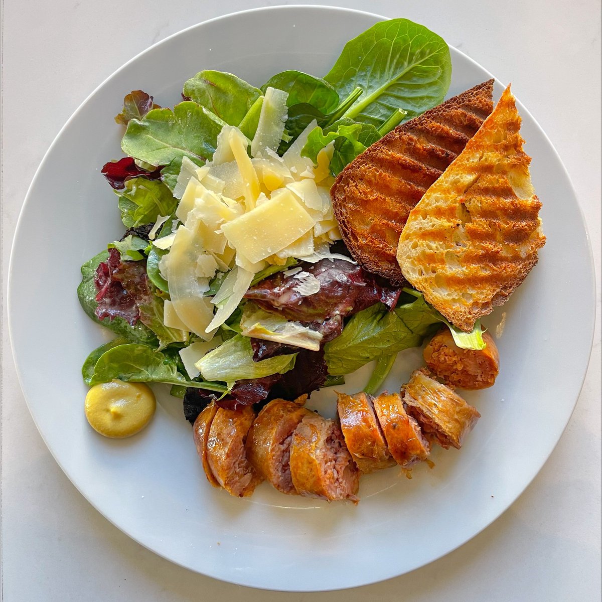 MargerumWines's tweet photo. New Menu Item! Introducing the "El Sol Sausage Plate": Sliced Pork Sausage served hot with Edmond Fallot Dijon Mustard, Grilled, Bread, and a Side Green Salad dressed with Doug's Dijon Vinaigrette and topped with Shaved Parmesan. #delicious #winepairing #margerumwines #funkzone https://t.co/CM4Y40LtoB