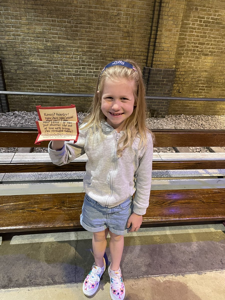 stephb1986's tweet photo. What a day !! We had so much fun #wbstudiotour https://t.co/ME9WcJ09mI