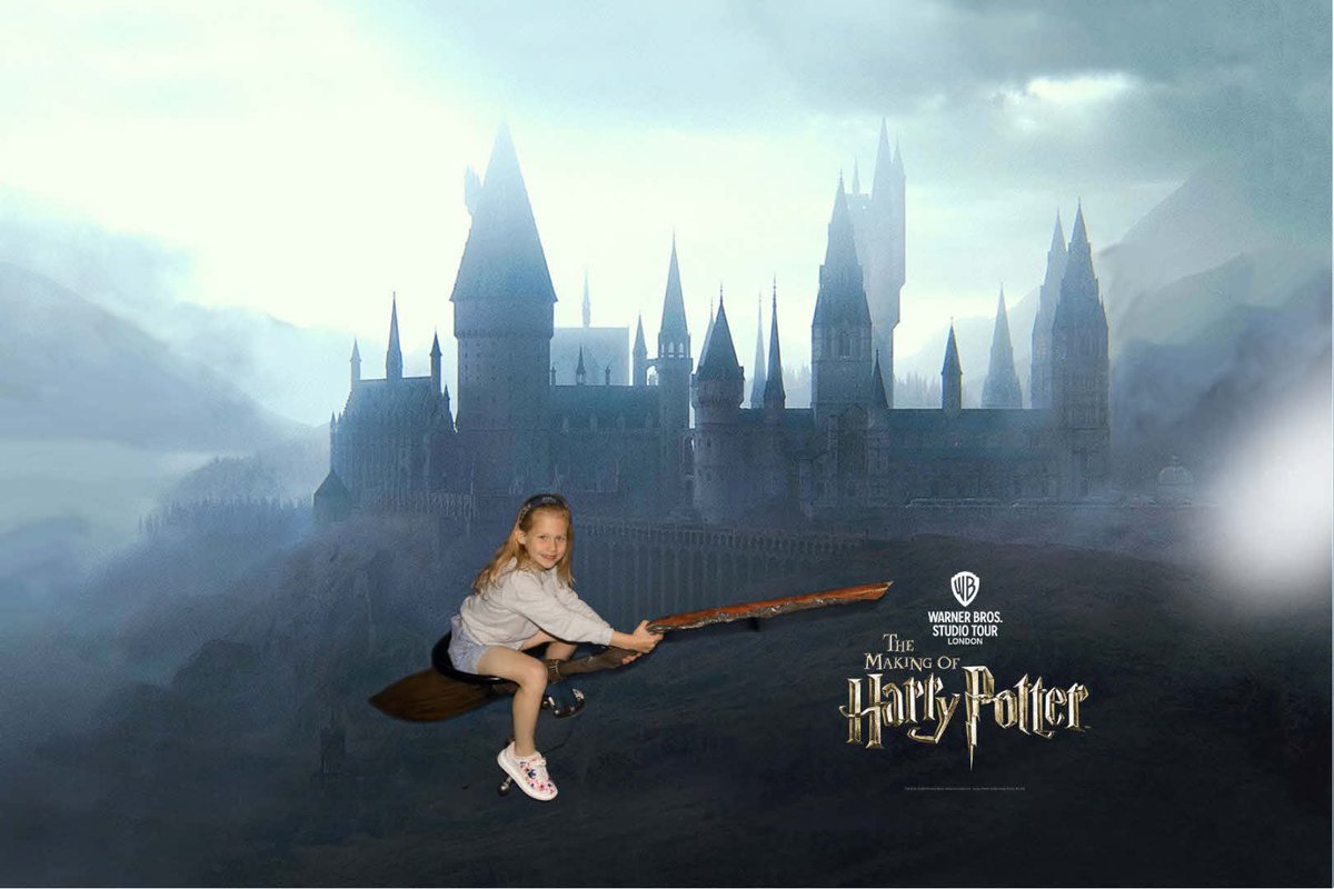 stephb1986's tweet photo. What a day !! We had so much fun #wbstudiotour https://t.co/ME9WcJ09mI