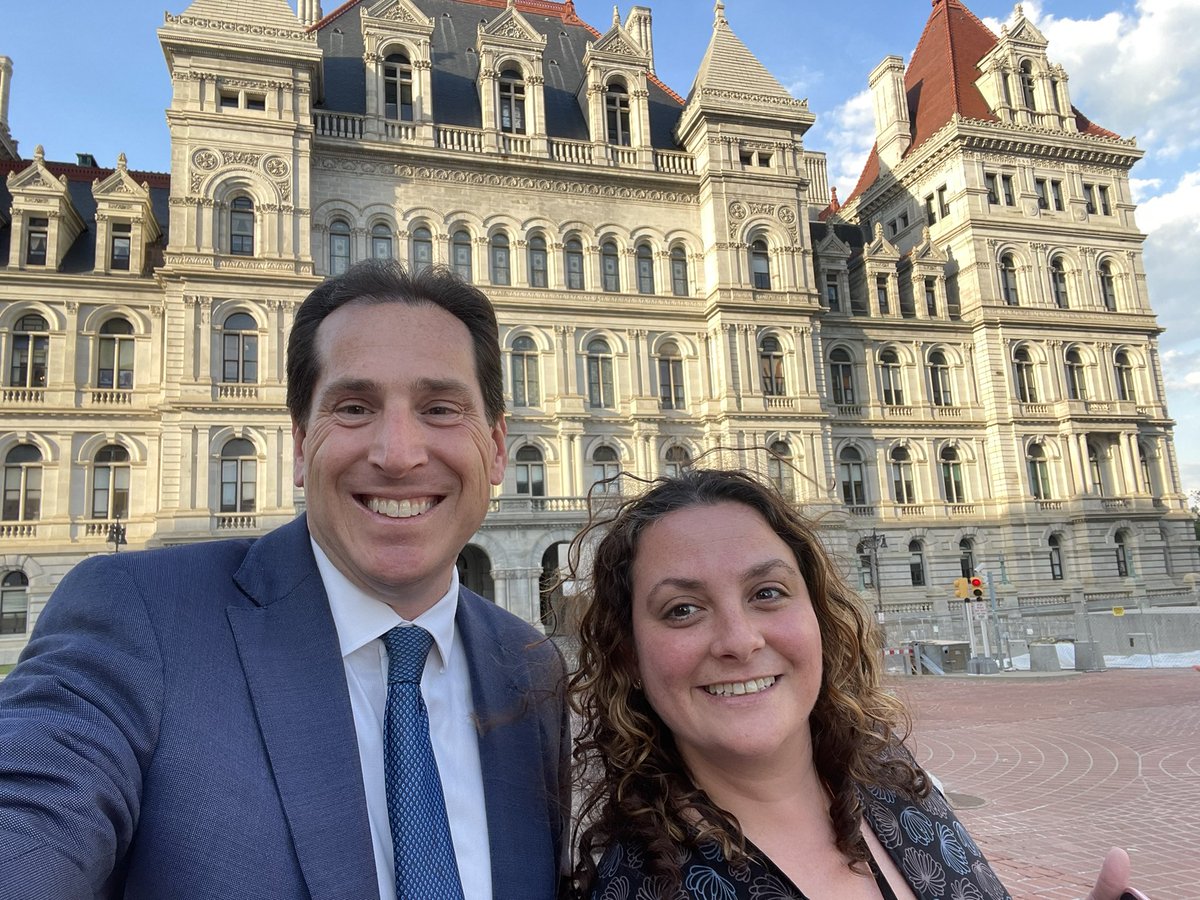 A special shout out to the incomparable @meyerslbny who has given her heart & soul to the task of advocating for the residents of the South Shore. Halie will be heading to the private sector soon, & she should know how much we appreciate her.