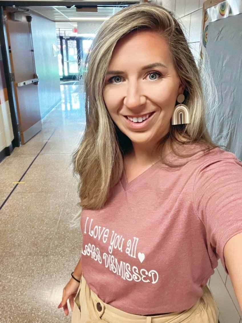 MissCarlsonPE's tweet photo. I love you all. Class dismissed.
♥️
#BecomeBelongNYCSD #YOCommunity #NEScommunity
@DESPolarBears @NESPolarBears https://t.co/4gCUbyxwR1