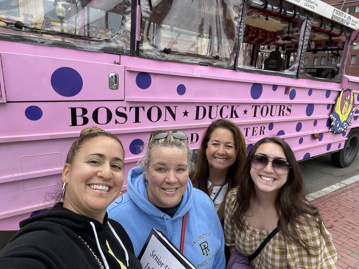 MMHS_SAC_MissA's tweet photo. We are being true tourists #seniorweek https://t.co/opodKraOnl
