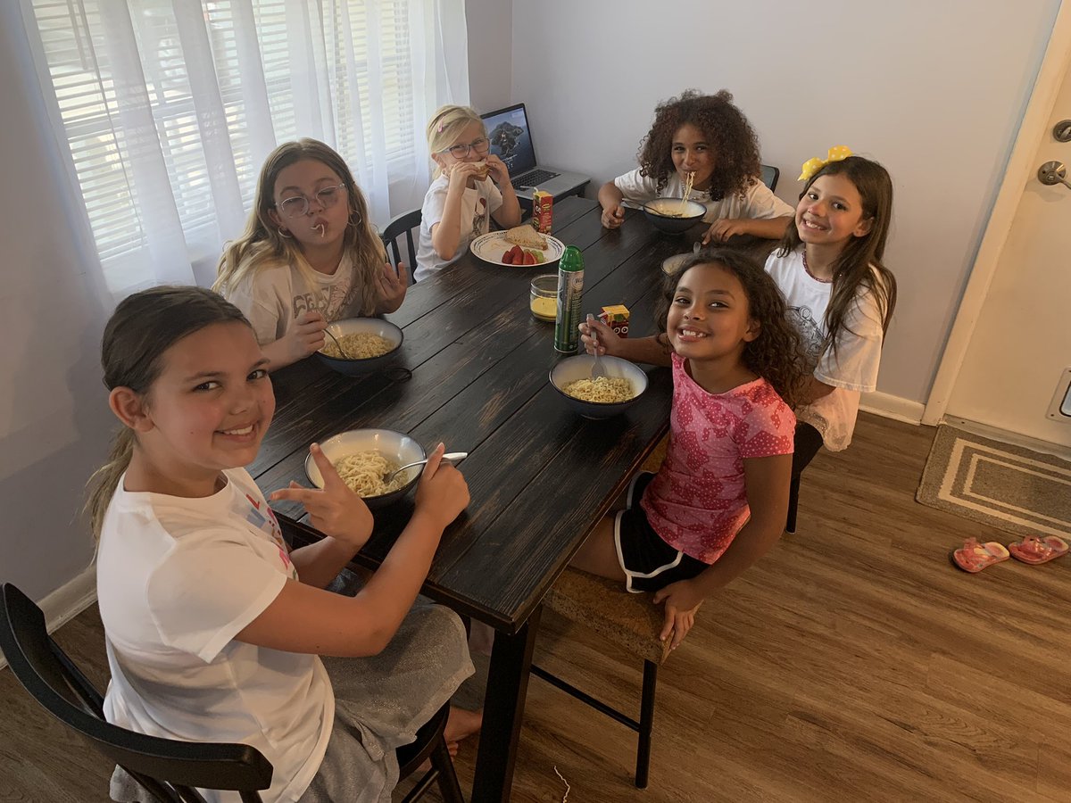 Matthew_Apthorp's tweet photo. SEND HELP!!!!
I’ve been taken hostage by the neighborhood crew.
Trying to distract them with a lesson in high sodium diets.
Can you tell which plate is Calley’s? 😂
#ramenfactory #summertime2022 #girldad https://t.co/aXlpZaKvIw
