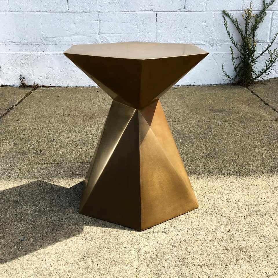 iapsf's tweet image. The Portal side table is a modern day chameleon - with each angle it seems to take on a different look - shown here in Bronze •

#HospitalityDesign #CommercialDesign #ModernSideTable #LandscapeDesign 
#SiteFurnishings #Design #InstaDesign #DesignLovers #IAPSF