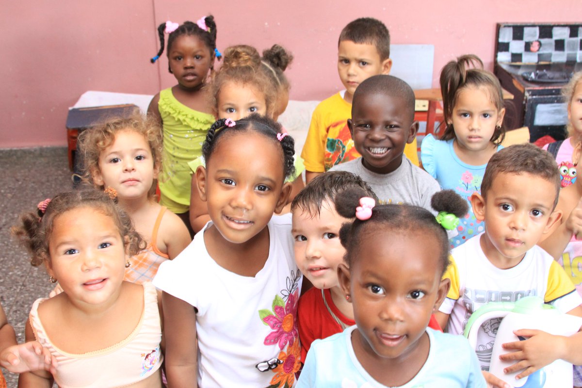 WFP_Cuba's tweet photo. ¿Qué hace #PMACuba para apoyar la nutrición de los niños y niñas?
Varios de nuestros proyectos asisten en:
🍴Alimentación escolar y
📚Educación nutricional,
para garantizar la seguridad alimentaria de los infantes a través de 🥗comidas diversas, nutritivas y de calidad. https://t.co/7NL2ucp7J7